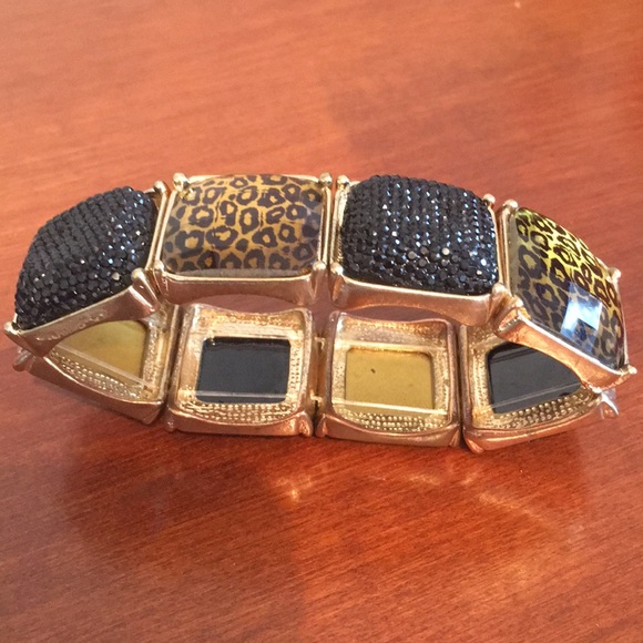 Animal print and black bracelet - Picture 3 of 6